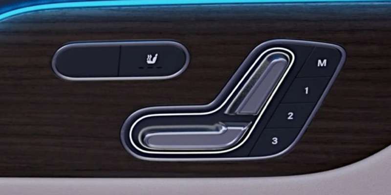 Sedili Comfort a sospensione pneumatica con funzione Memory