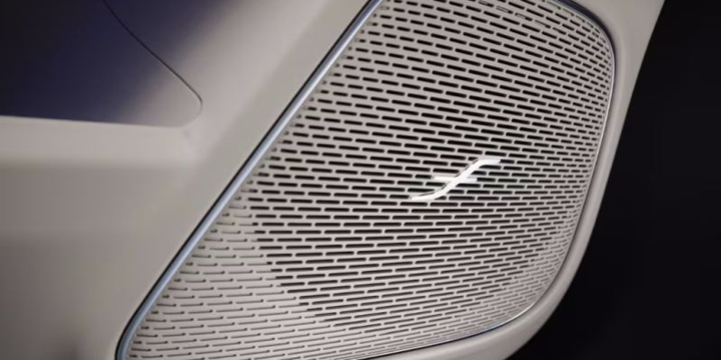 Nuovo Surround Sound System Burmester® con Dolby Atmos®