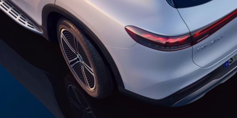 Asse posteriore sterzante con adeguamento dell’angolo di sterzata di 10°