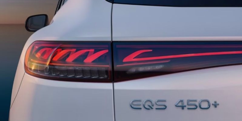 Luci LED posteriori nel design ad elica 3D