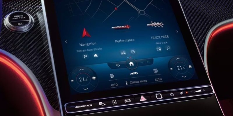 Display centrale con stili di visualizzazione specifici AMG