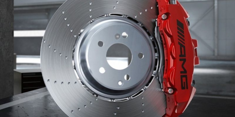 Freni in materiale composito AMG ad alte prestazioni