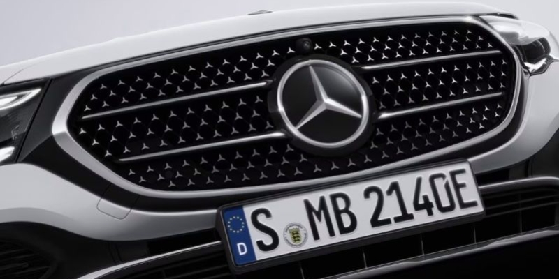 Nuova mascherina del radiatore