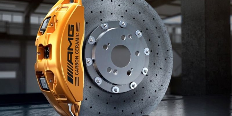 Freni ceramici in materiale composito AMG ad alte prestazioni