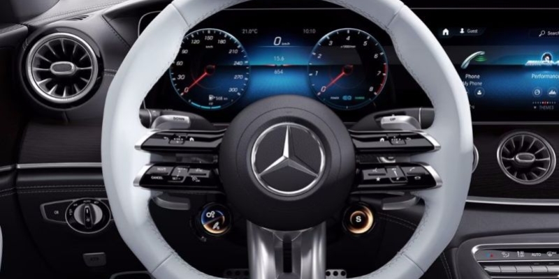 Volante Performance AMG e tasti al volante AMG