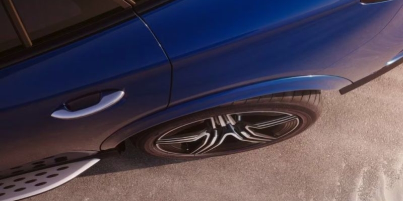 AIRMATIC con asse posteriore sterzante