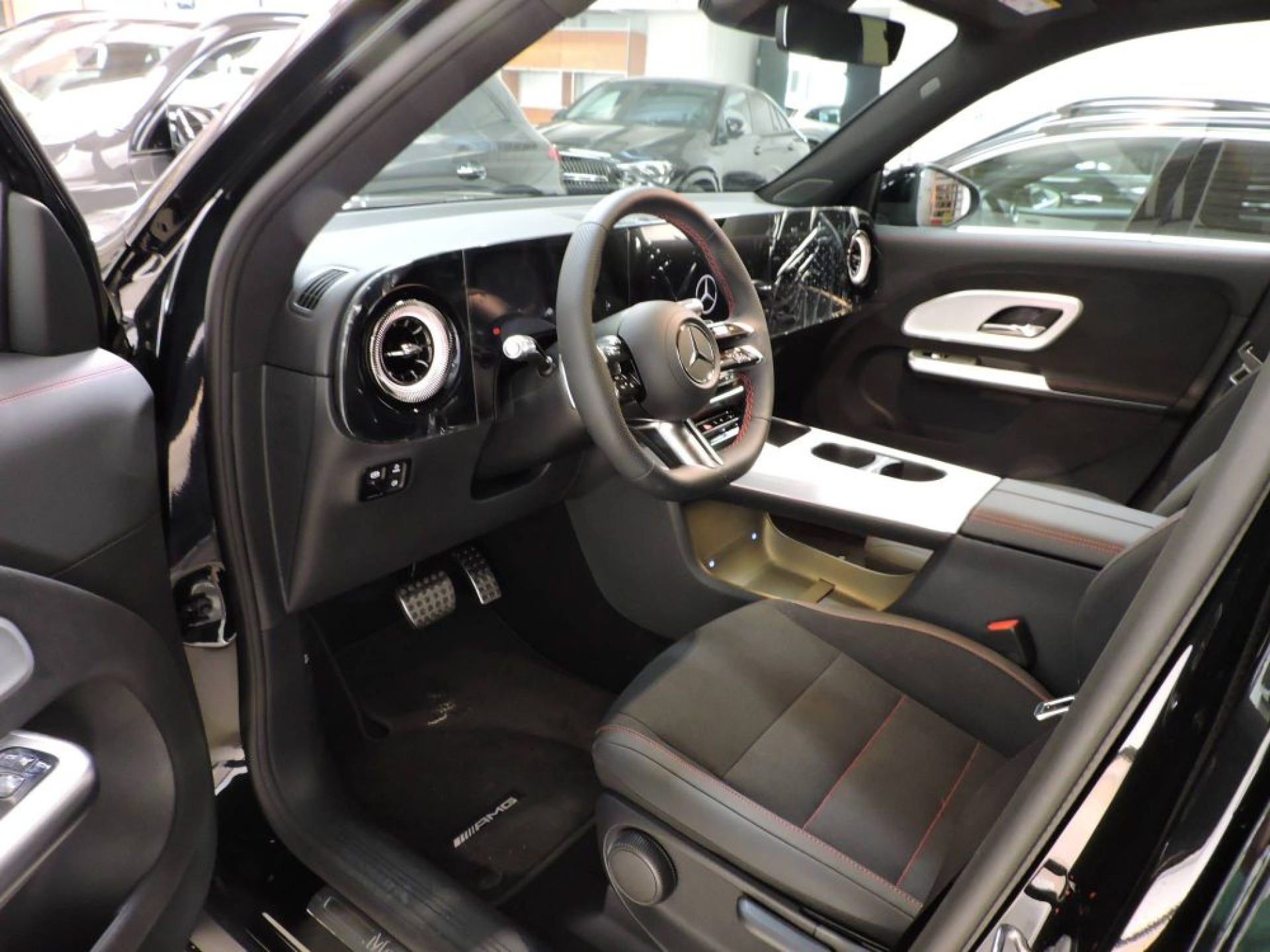 Mercedes-Benz GLB 220 4MATIC AMG Line Advanced Plus