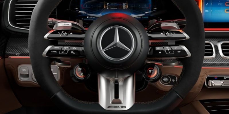 Volante Performance AMG in pelle nappa/MICROCUT e tasti al volante AMG