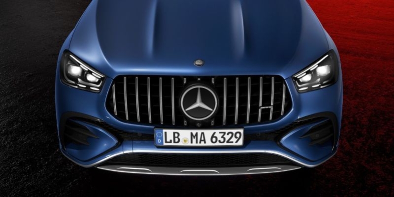 Nuova grembialatura anteriore AMG