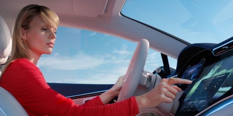 Assistente per interni MBUX