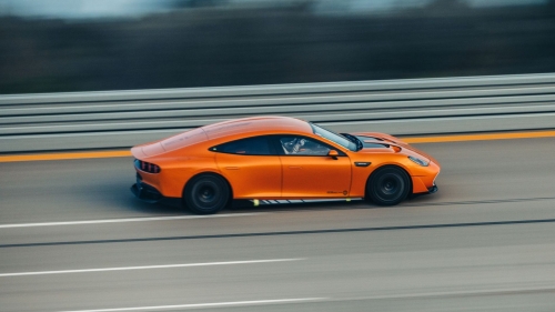 Mercedes-AMG GT XX: Oltre ogni record, un giro del mondo in 8 giorni